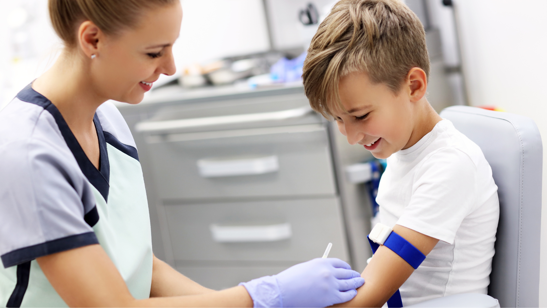 tiem-vac-xin-quai-bi-roi-co-bi-nua-khong-doi-tuong-nao-can-tiem-quai-bi (3).png