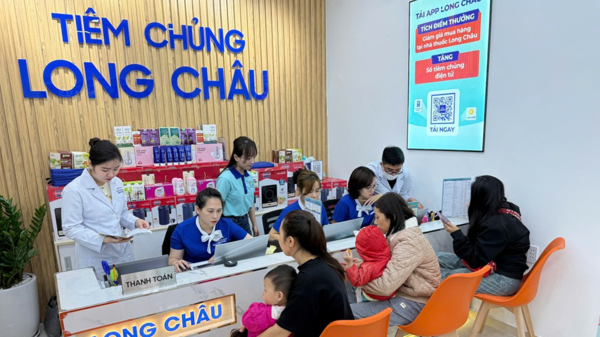 Tiêm vắc xin RSV ở đâu tại Huyện Hóc Môn? Trung tâm Tiêm chủng Long Châu là địa chỉ đảm bảo chất lượng