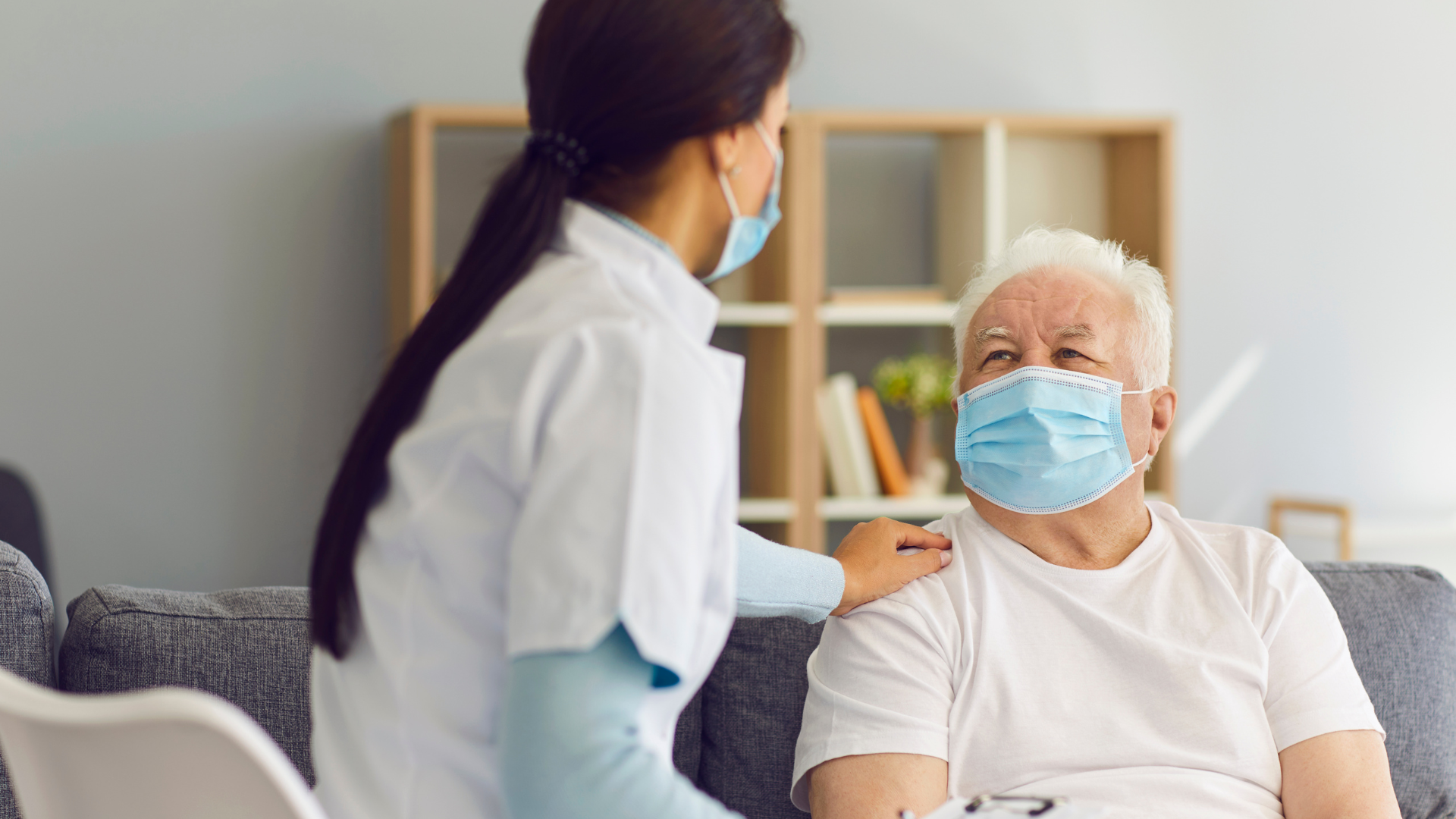 Vắc xin Abrysvo được chỉ định cho phụ nữ mang thai từ tuần 24 đến 36 và người từ 60 tuổi trở lên