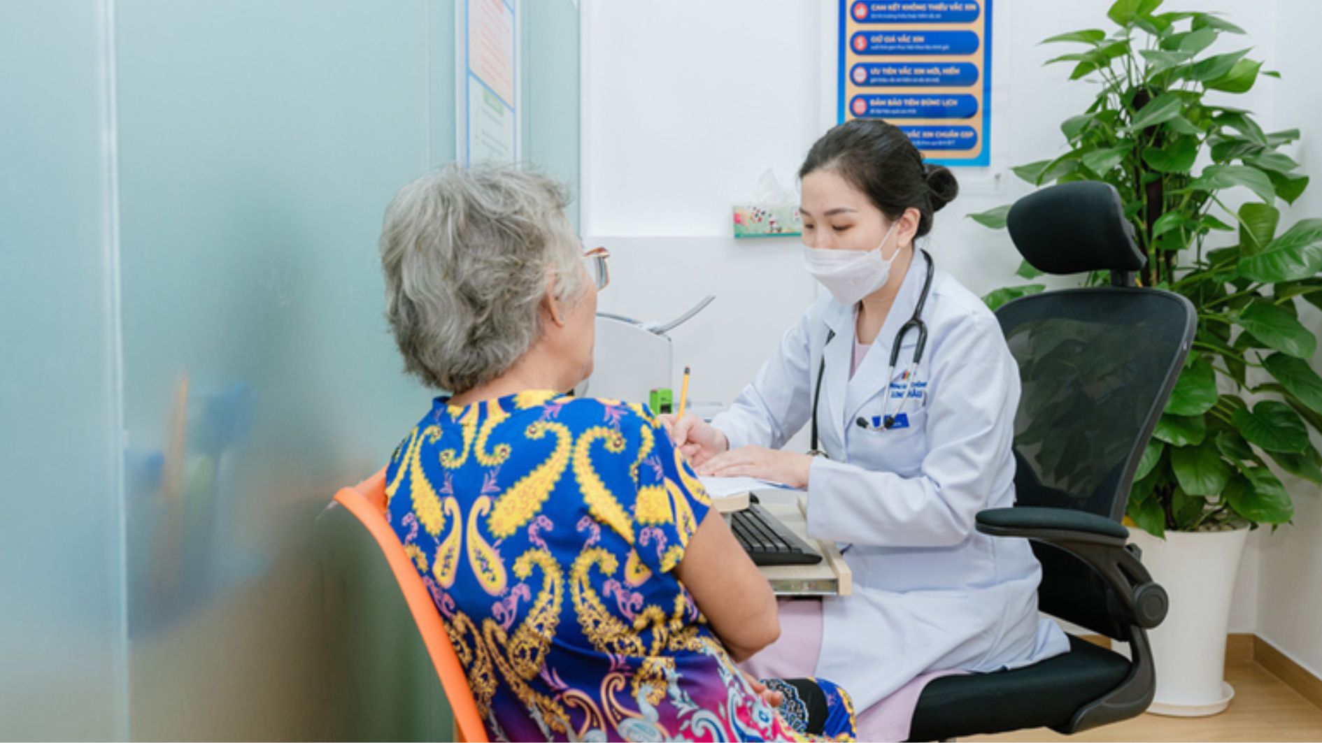 Chủ động tiêm phòng RSV là giải pháp quan trọng nhằm giảm nguy cơ bệnh nặng