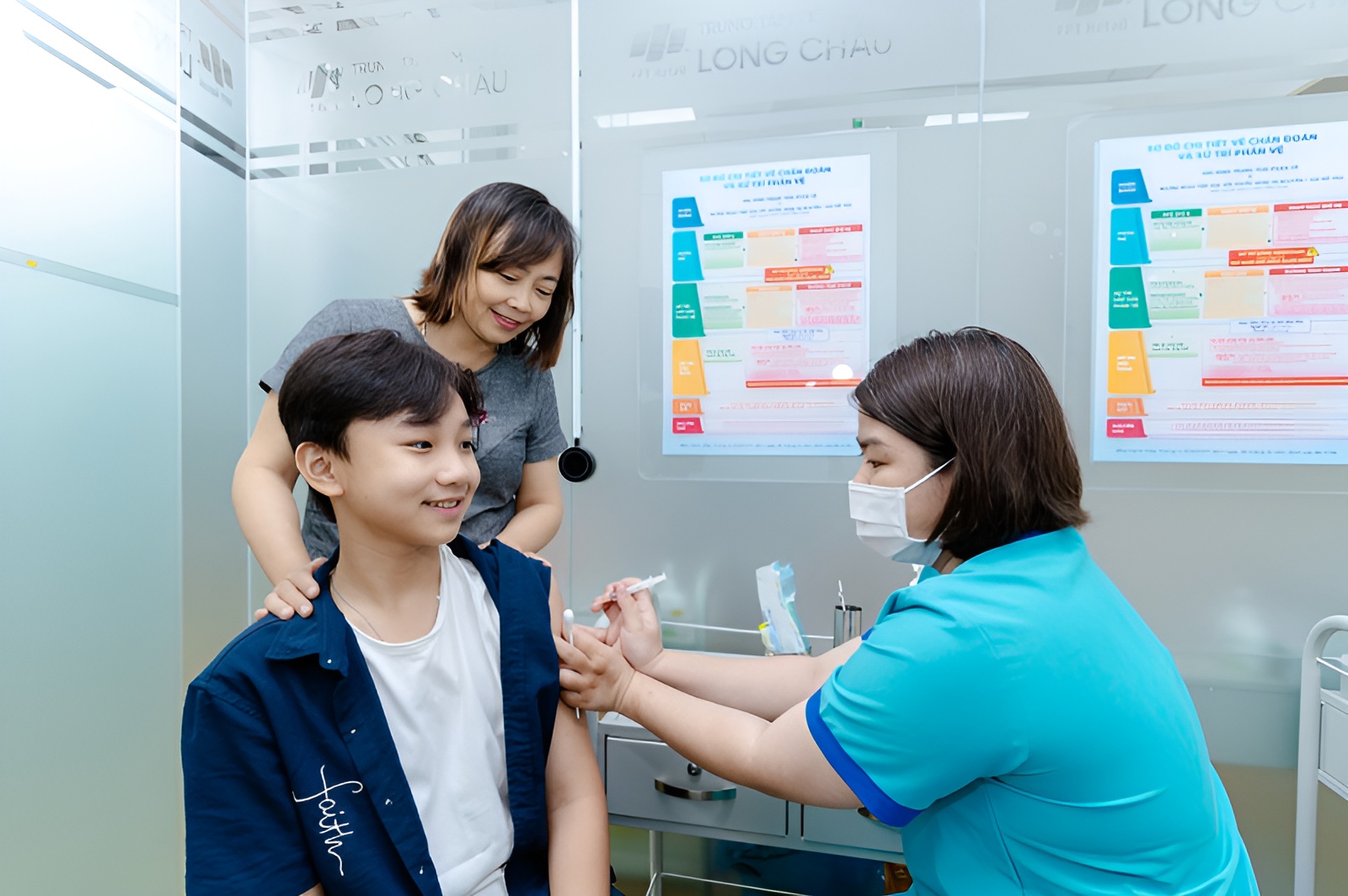 Tiêm chủng Long Châu sở hữu đội ngũ bác sĩ và điều dưỡng giàu kinh nghiệm