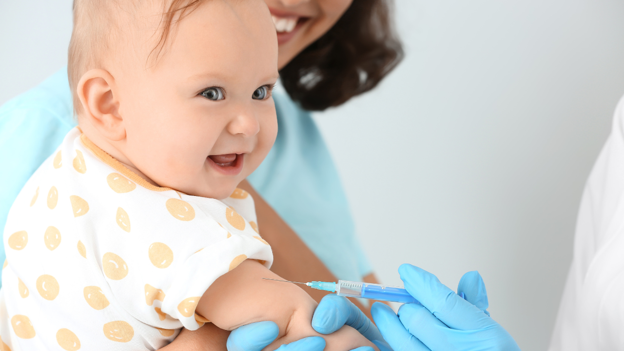 tiem-vac-xin-viem-mang-nao-mo-cau-bc-co-sot-khong (1).png