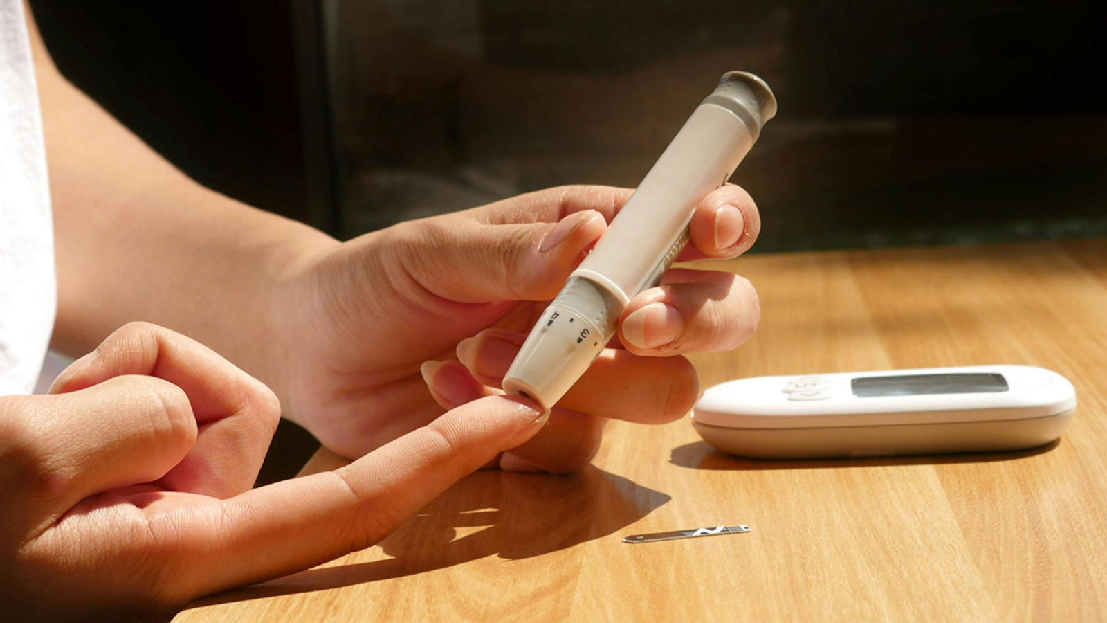 Khi lượng đường trong máu quá thấp, có thể gây chóng mặt, mất ý thức.