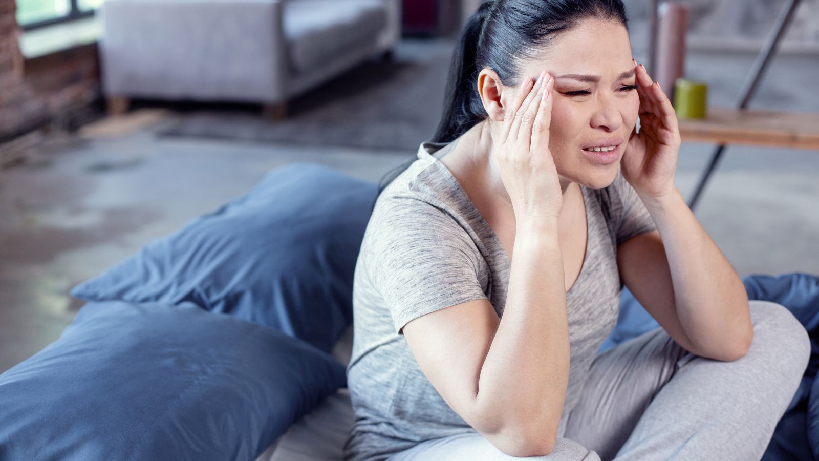 Người thiếu hồng cầu thường hay chóng mặt, hoa mắt, đặc biệt khi đứng lên đột ngột