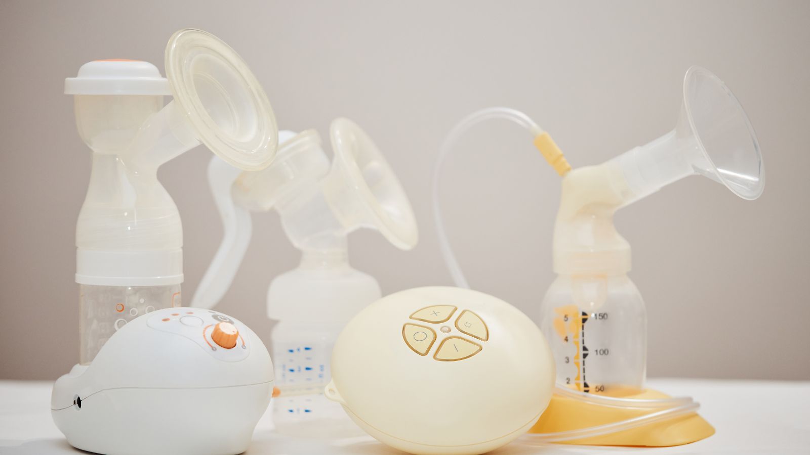 Sữa mẹ cần được bảo quản đúng cách để giữ nguyên dưỡng chất và đảm bảo an toàn cho bé