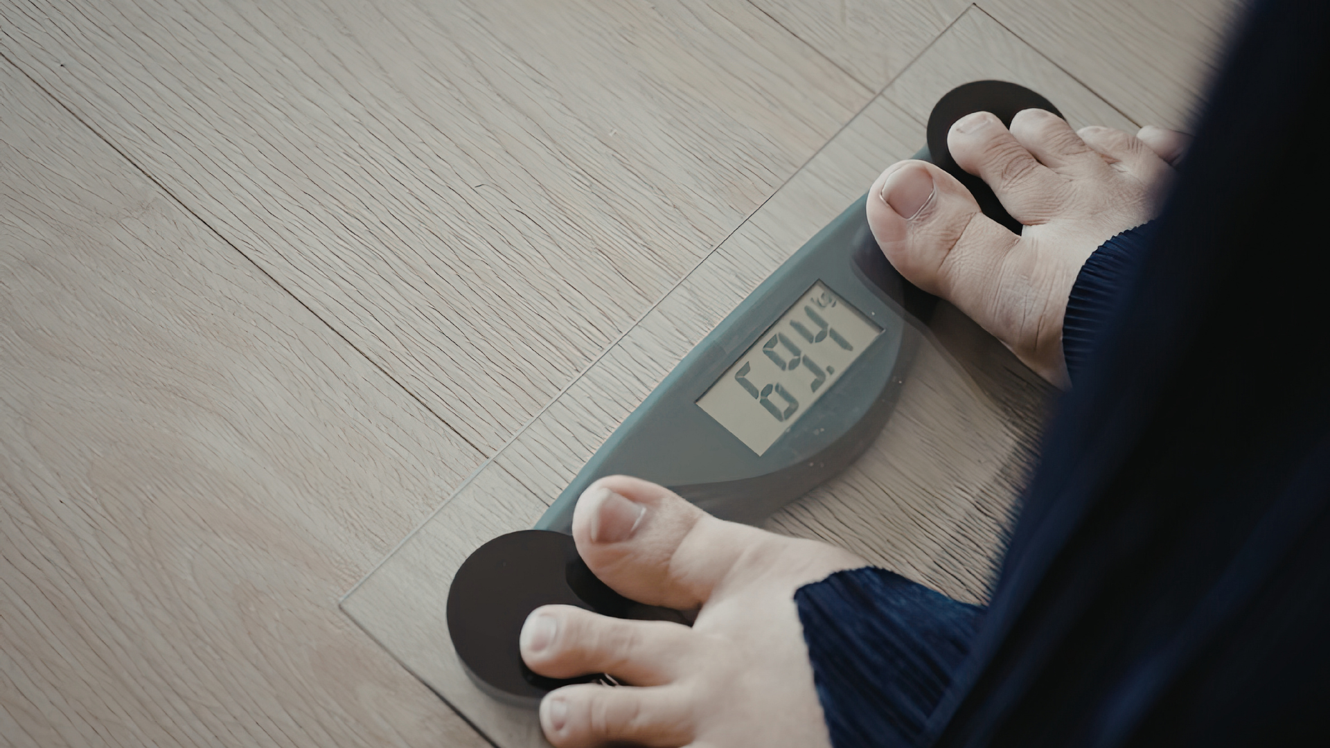 Việc theo dõi chỉ số BMI ở nữ giới cần được đặt trong bối cảnh đặc điểm cơ địa và yếu tố dân tộc