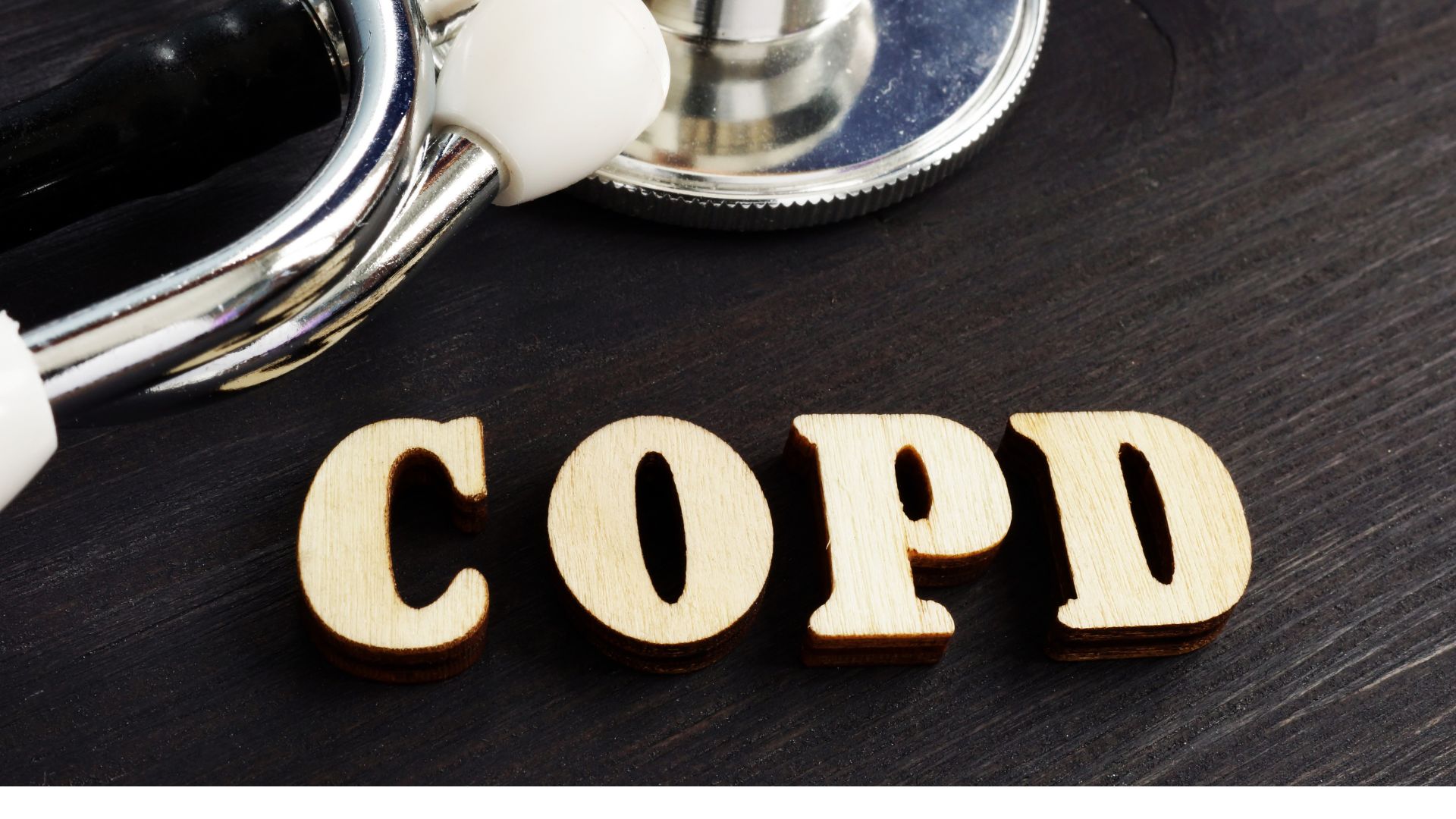 Bệnh phổi tắc nghẽn mãn tính có thể là nguyên nhân khiến tĩnh mạch cổ nổi