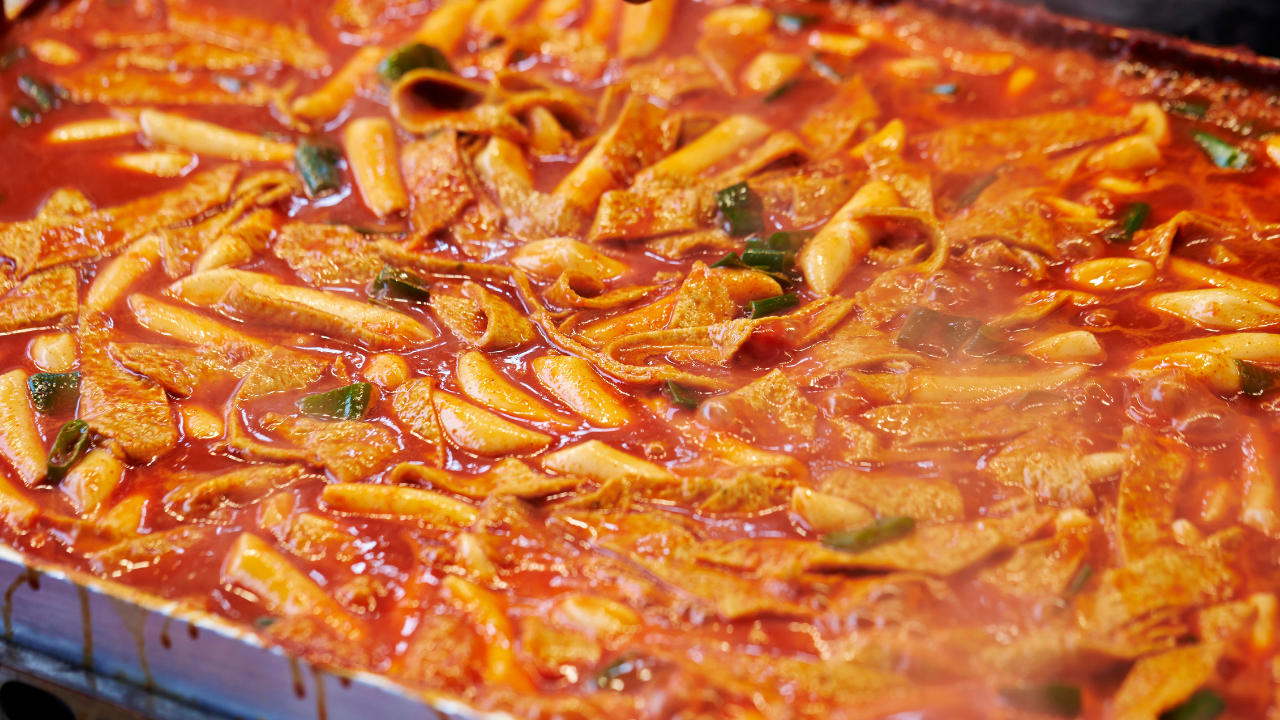 Lẩu tokbokki có hàm lượng calo cao