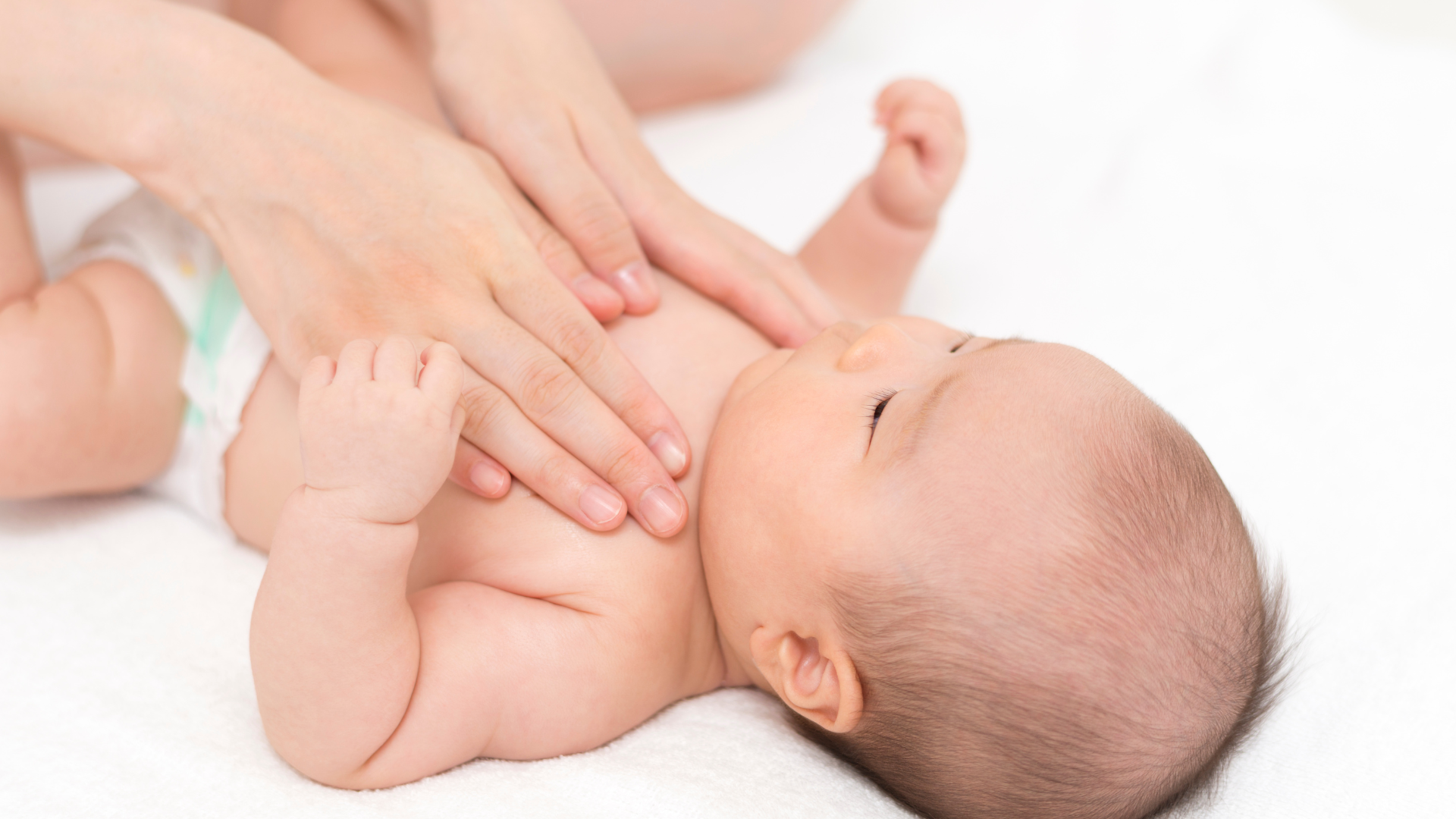 Massage giúp kích thích xúc giác và kết nối cảm xúc