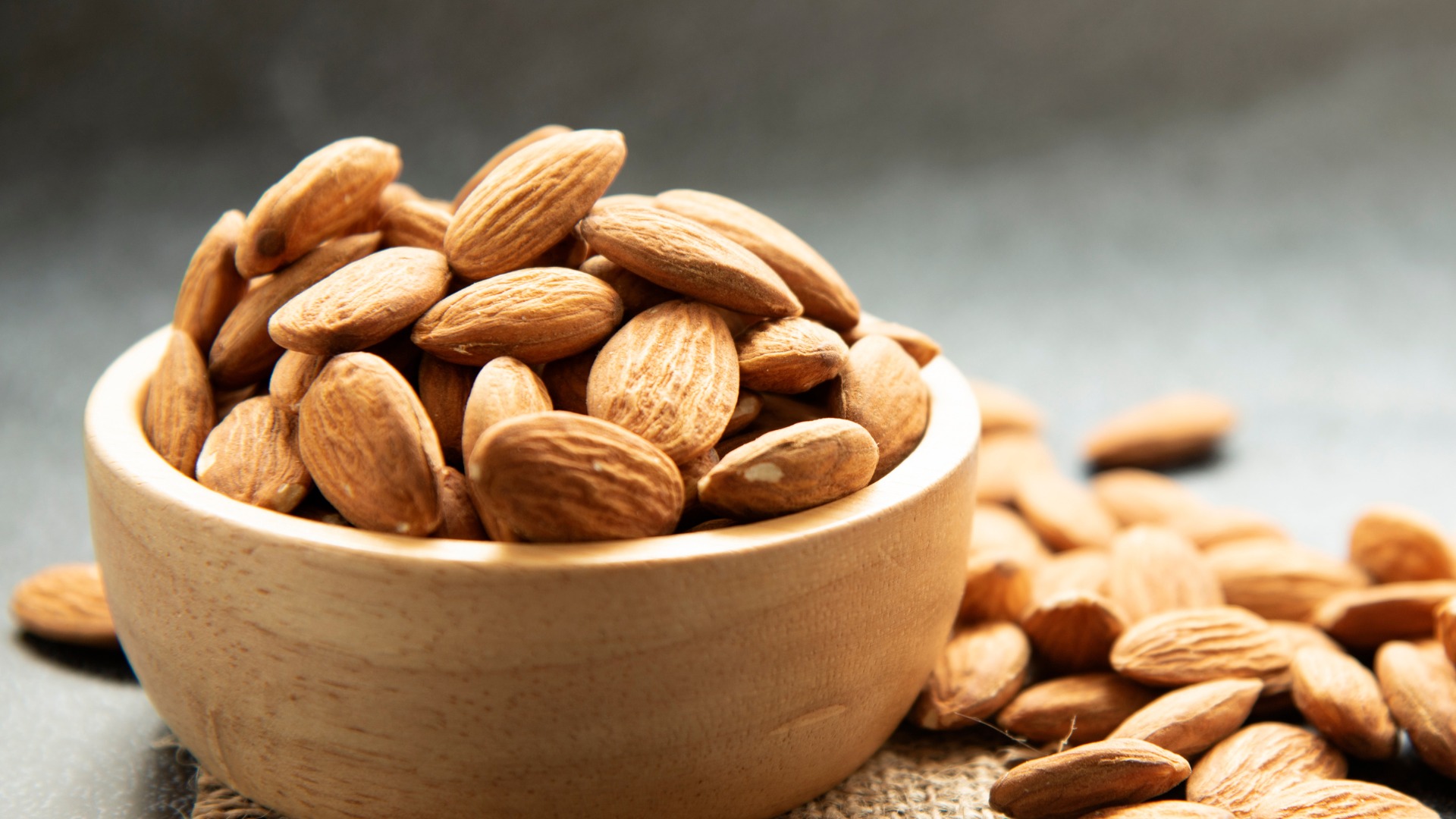 Các loại hạt như hạnh nhân có tác dụng hỗ trợ chức năng tim