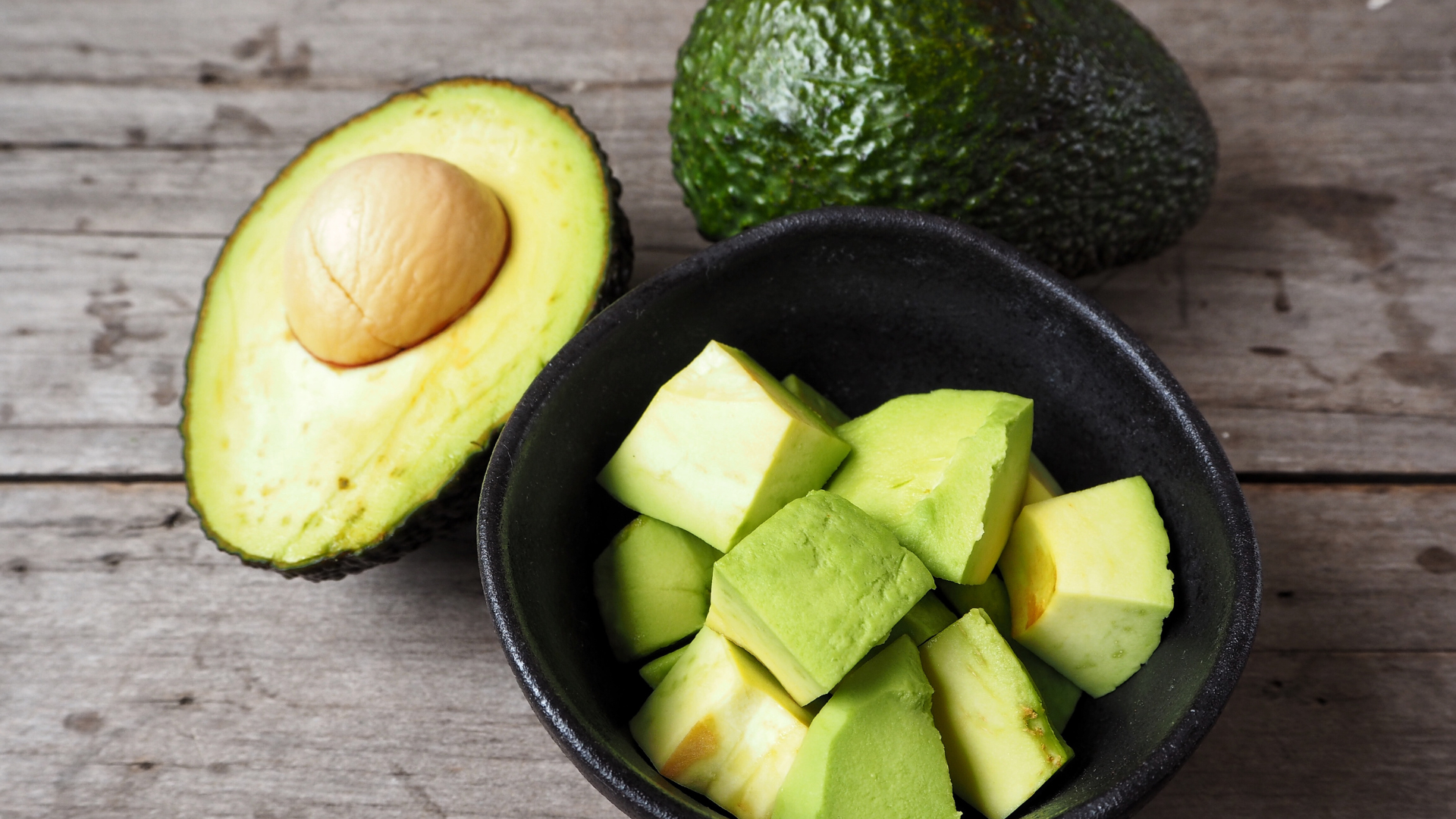 Bơ giàu chất béo tốt giúp giảm cân hiệu quả