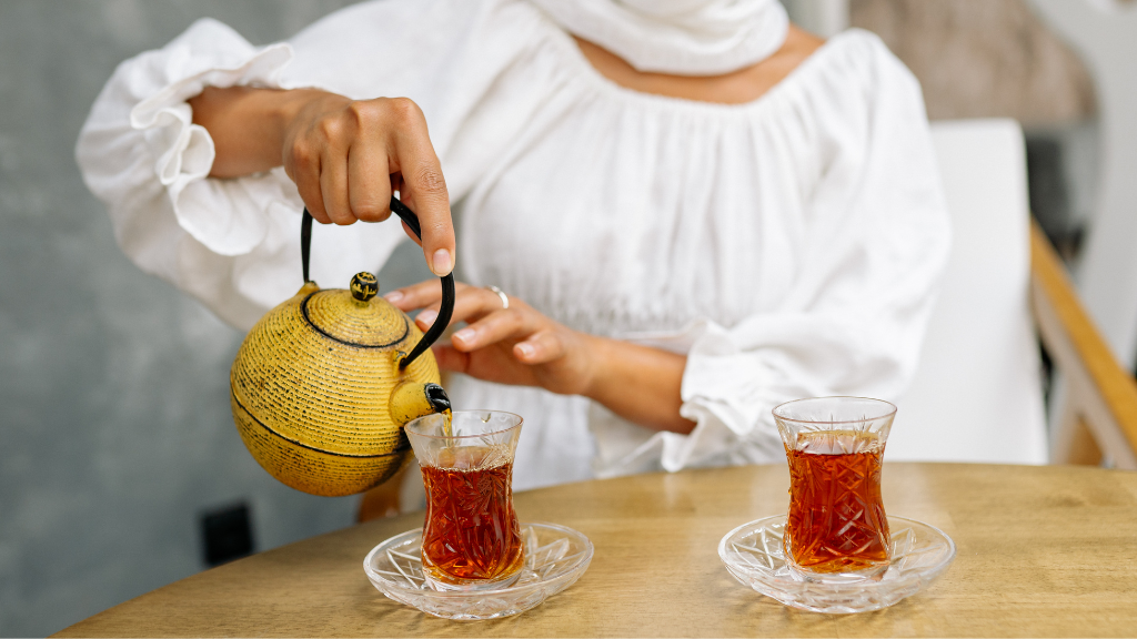 Bồ công anh phơi khô có thể được hãm với nước nóng để tạo thành trà thảo dược