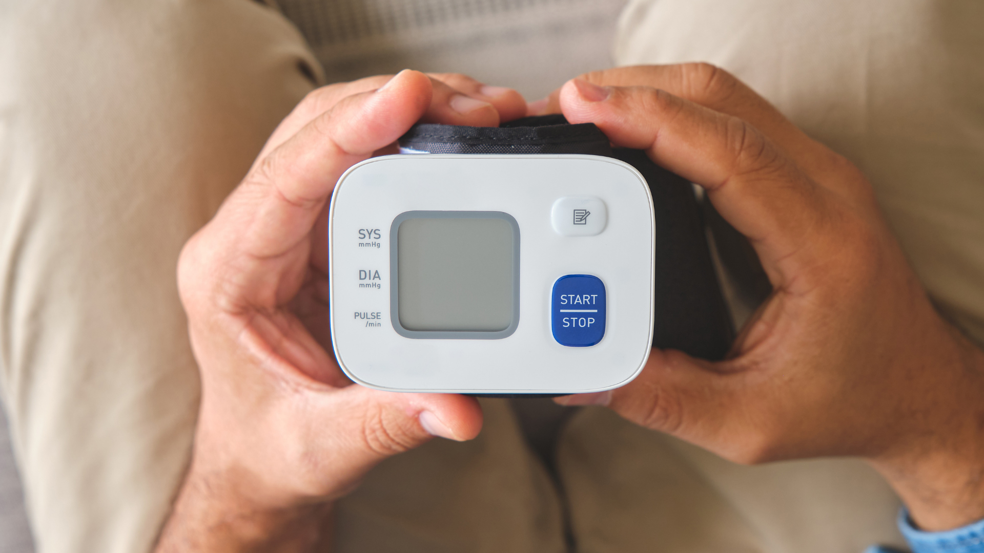 Sử dụng trà hoa vàng đúng cách có thể góp phần hỗ trợ tim mạch và huyết áp