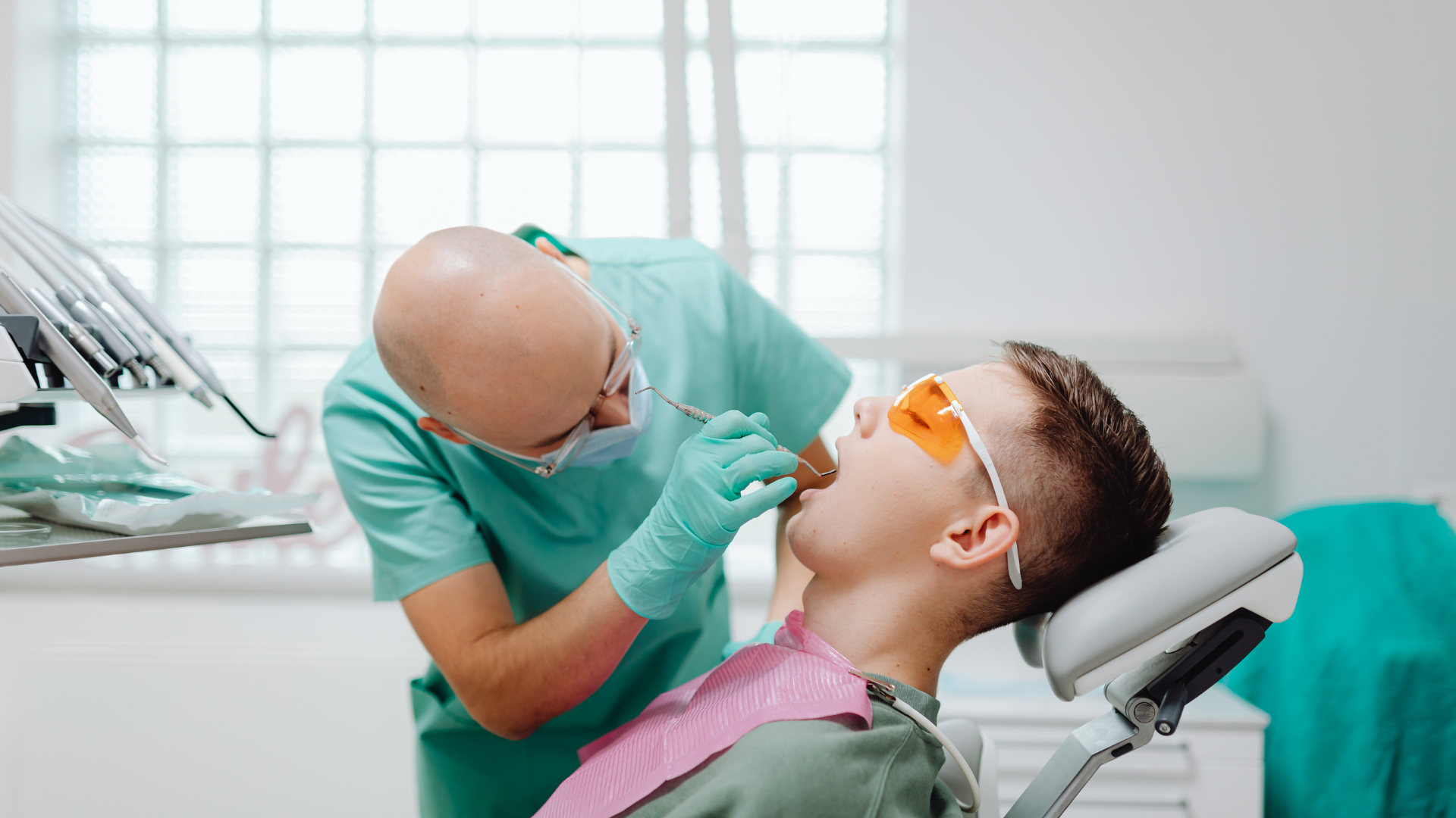 Trám răng giữ được bao lâu? Trám răng bằng amalgam có độ bền cao, có thể sử dụng hơn 10 năm