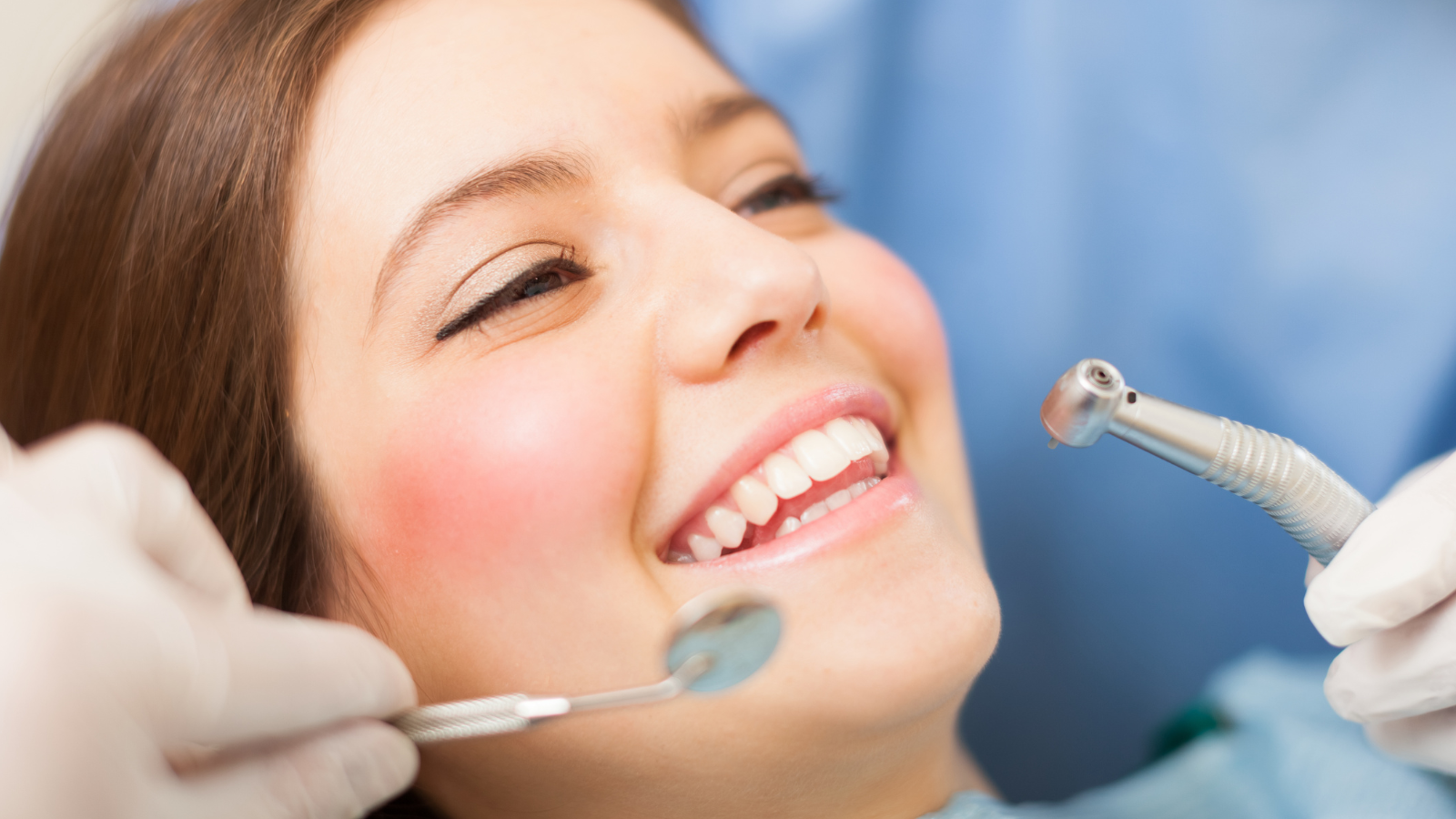 Trám răng lấy tủy có đau không?