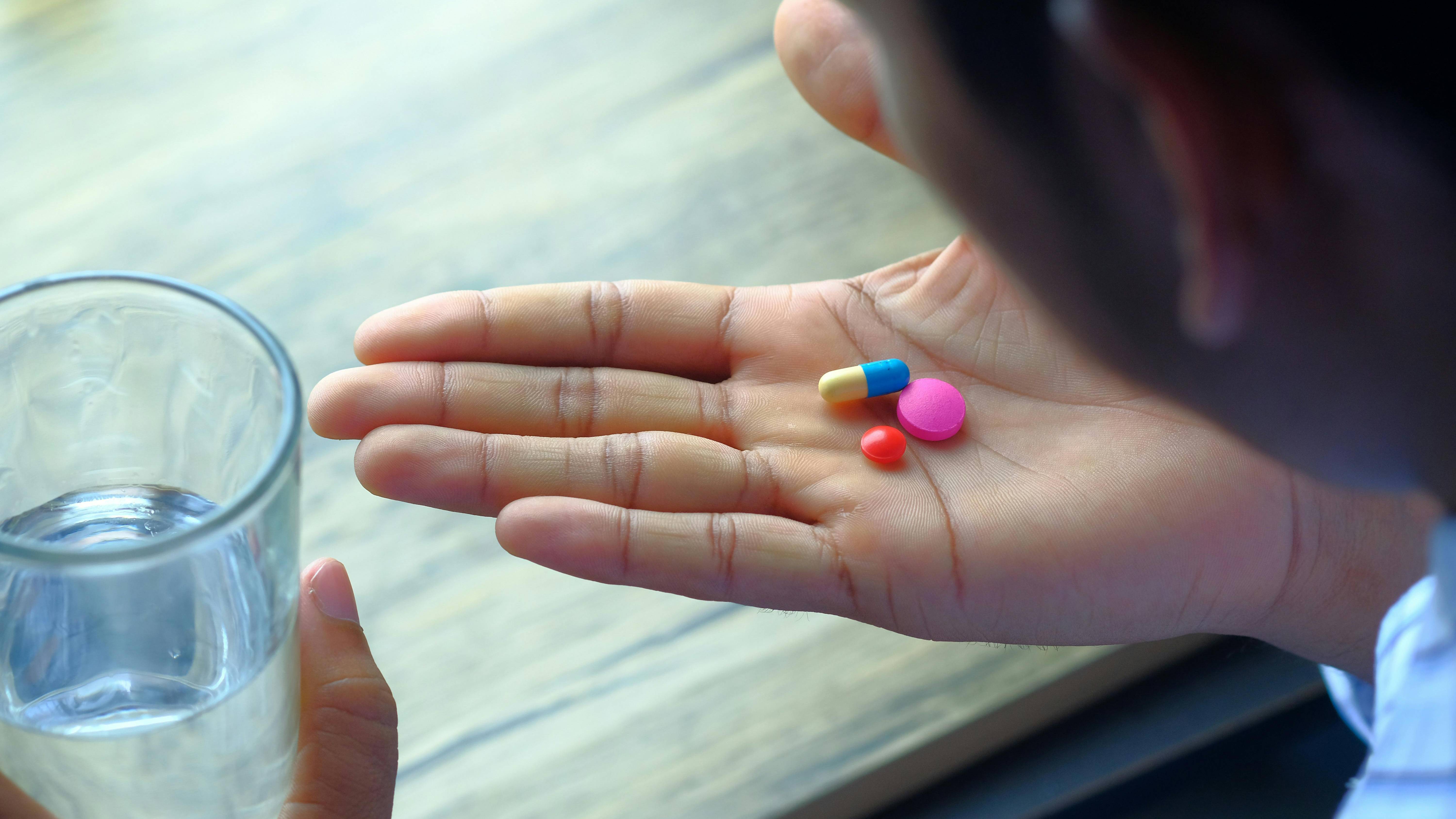 Nếu nguyên nhân gây bệnh do nhiễm trùng, cần dùng kháng sinh theo kháng sinh đồ