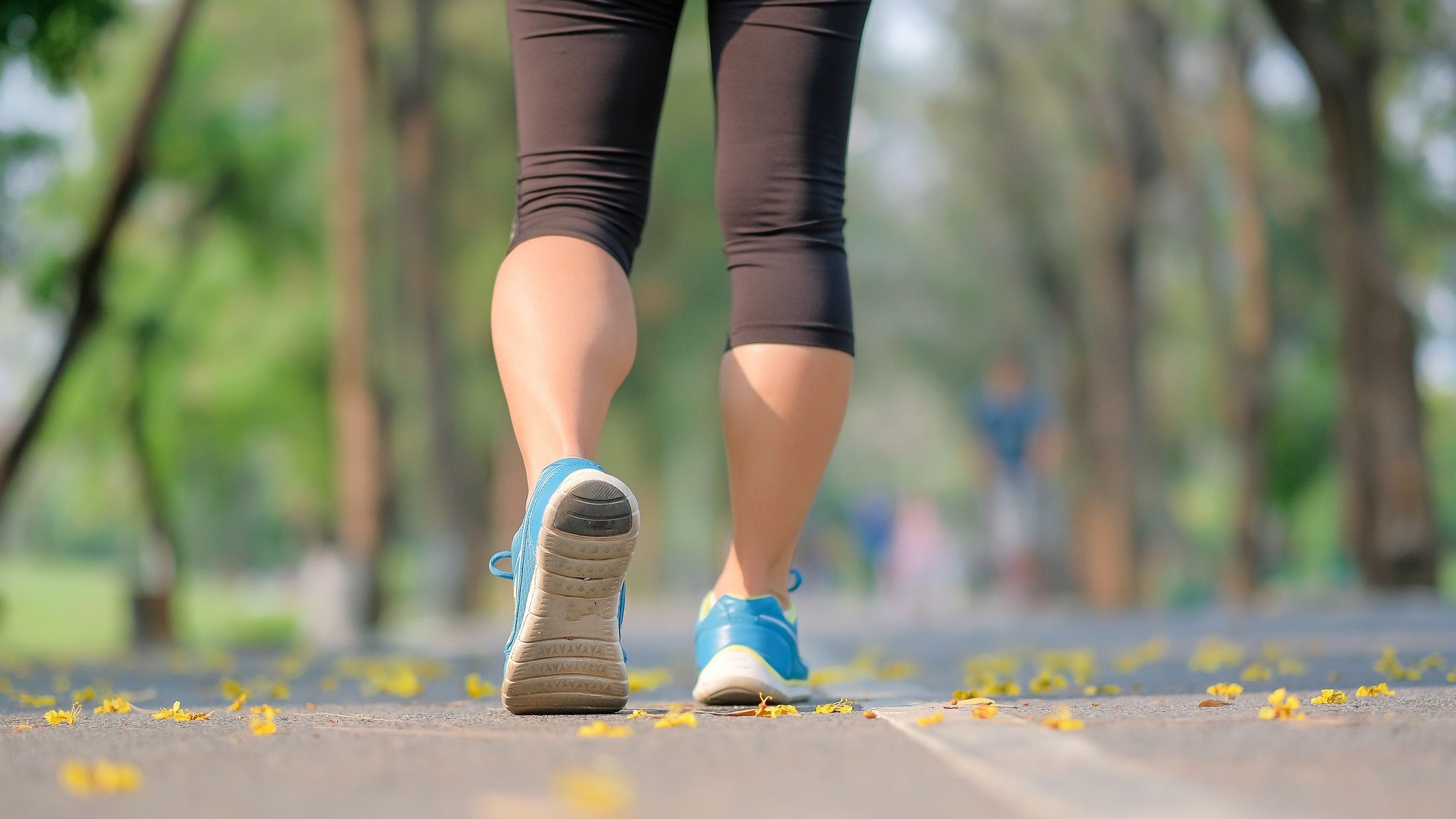 Trào ngược dạ dày có nên đi bộ không là thắc mắc chung của nhiều người bệnh