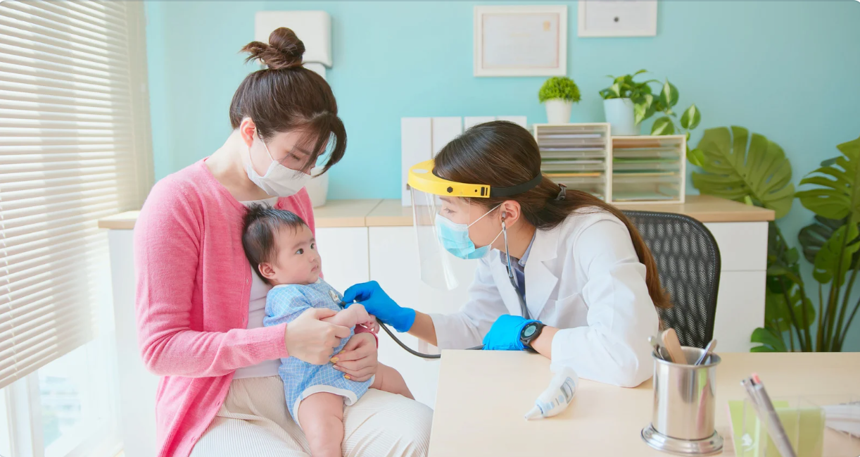 tre-2-thang-tuoi-bi-sot-sau-khi-tiem-phong-co-nguy-hiem 4.png