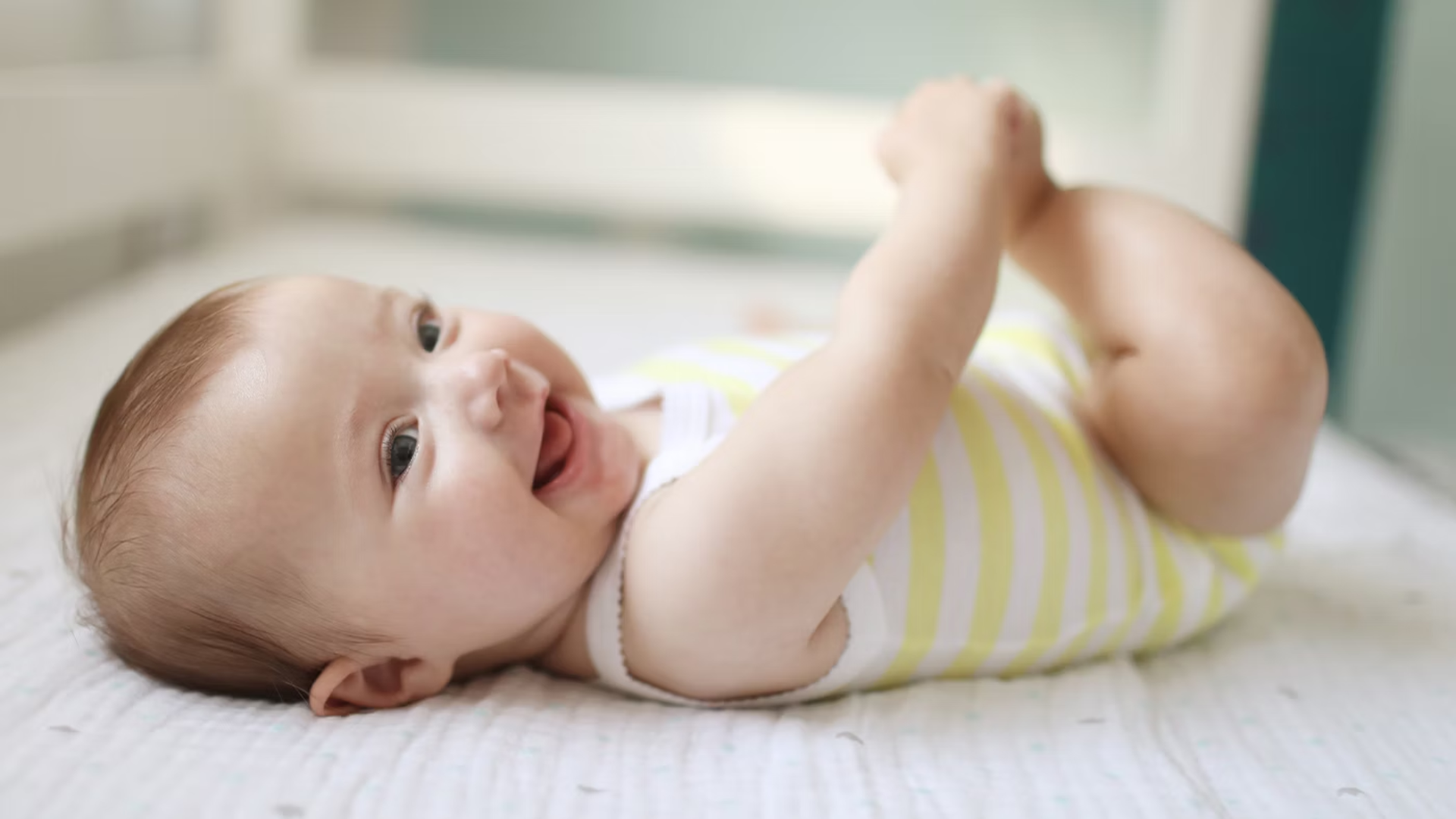 Trẻ 3 tháng bị méo đầu có tròn lại được không? Vẫn có thể tròn lại nếu cha mẹ can thiệp sớm và đúng cách
