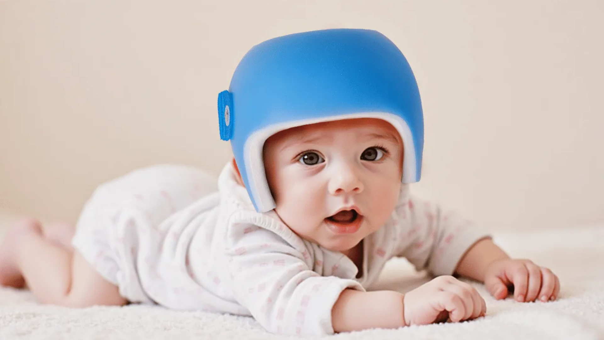 Khi đầu bé bị méo mức độ trung bình đến nặng, mũ chỉnh hình có thể hỗ trợ định hình hộp sọ hiệu quả