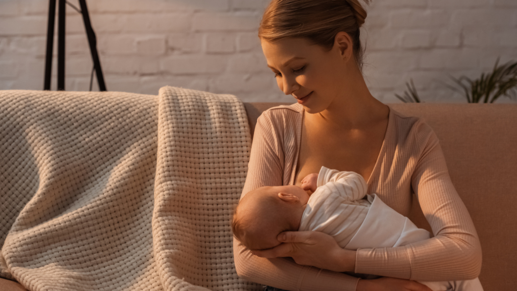 Trẻ 3 tháng tuổi bú đêm mấy lần? Những điều cha mẹ cần biết 1