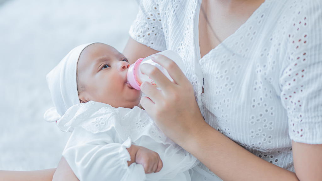 Trẻ 3 tháng tuổi bú đêm mấy lần? Những điều cha mẹ cần biết 2