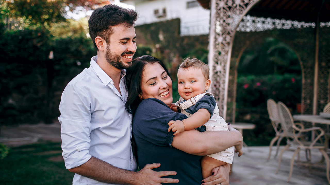 Kết nối với bé  tạo nên sự gắn kết tình cảm sâu sắc