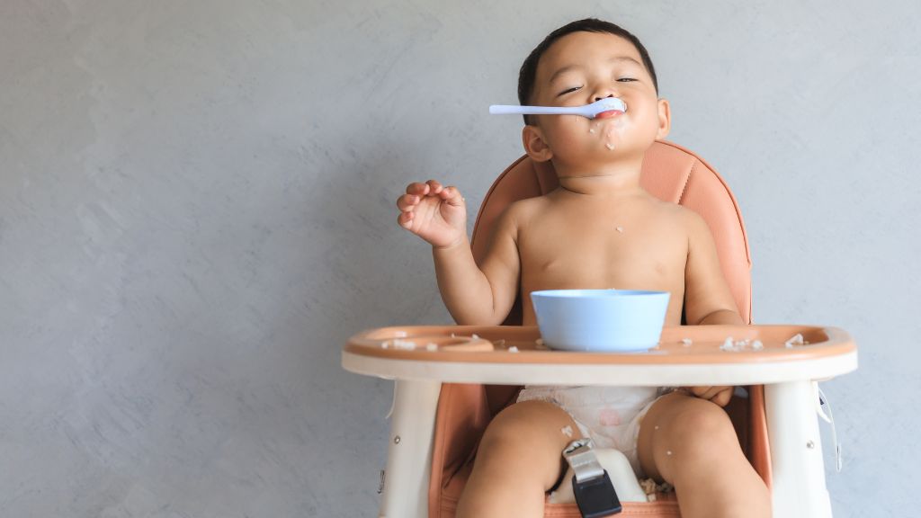Trẻ ăn dặm đi ngoài nhiều lần là hiện tượng thường gặp khi hệ tiêu hóa của bé đang thích nghi với thực phẩm mới