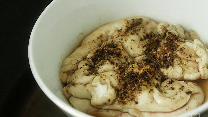 Trẻ ăn óc heo có tốt không khi ăn thường xuyên trong chế độ ăn