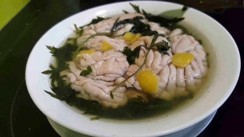 Nắm rõ các lưu ý quan trọng giúp mẹ nấu óc heo an toàn và đúng cách cho bé