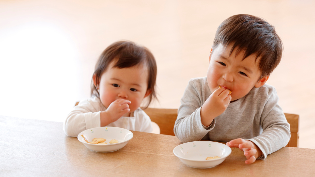 Trẻ ăn thô sớm có đau dạ dày​ hay không? 1