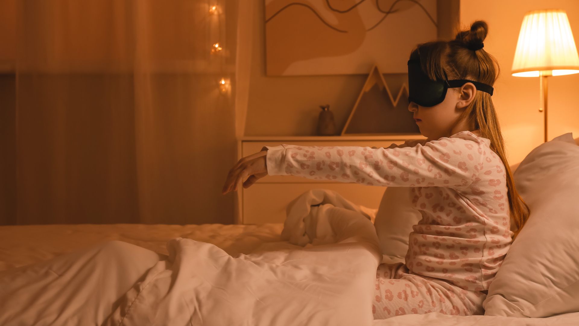 Mộng du ở trẻ là một dạng rối loạn giấc ngủ trong đó trẻ có hành vi lạ thường khi ngủ