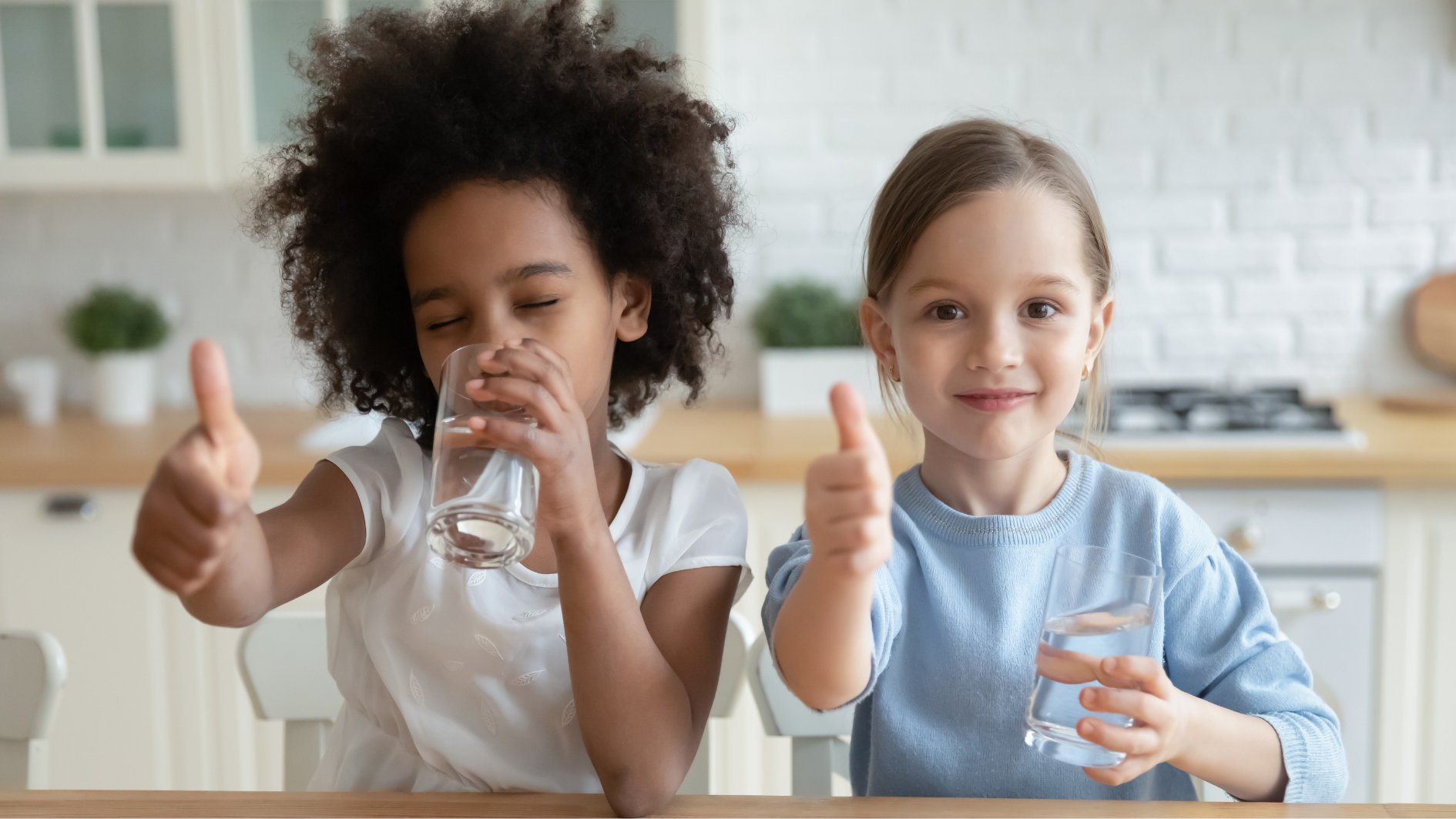 tre-bi-tieu-chay-nen-an-gi 4.png