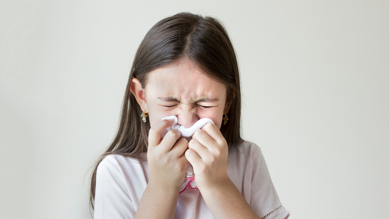 Trẻ bị viêm mũi dị ứng kéo dài phải làm sao? 4