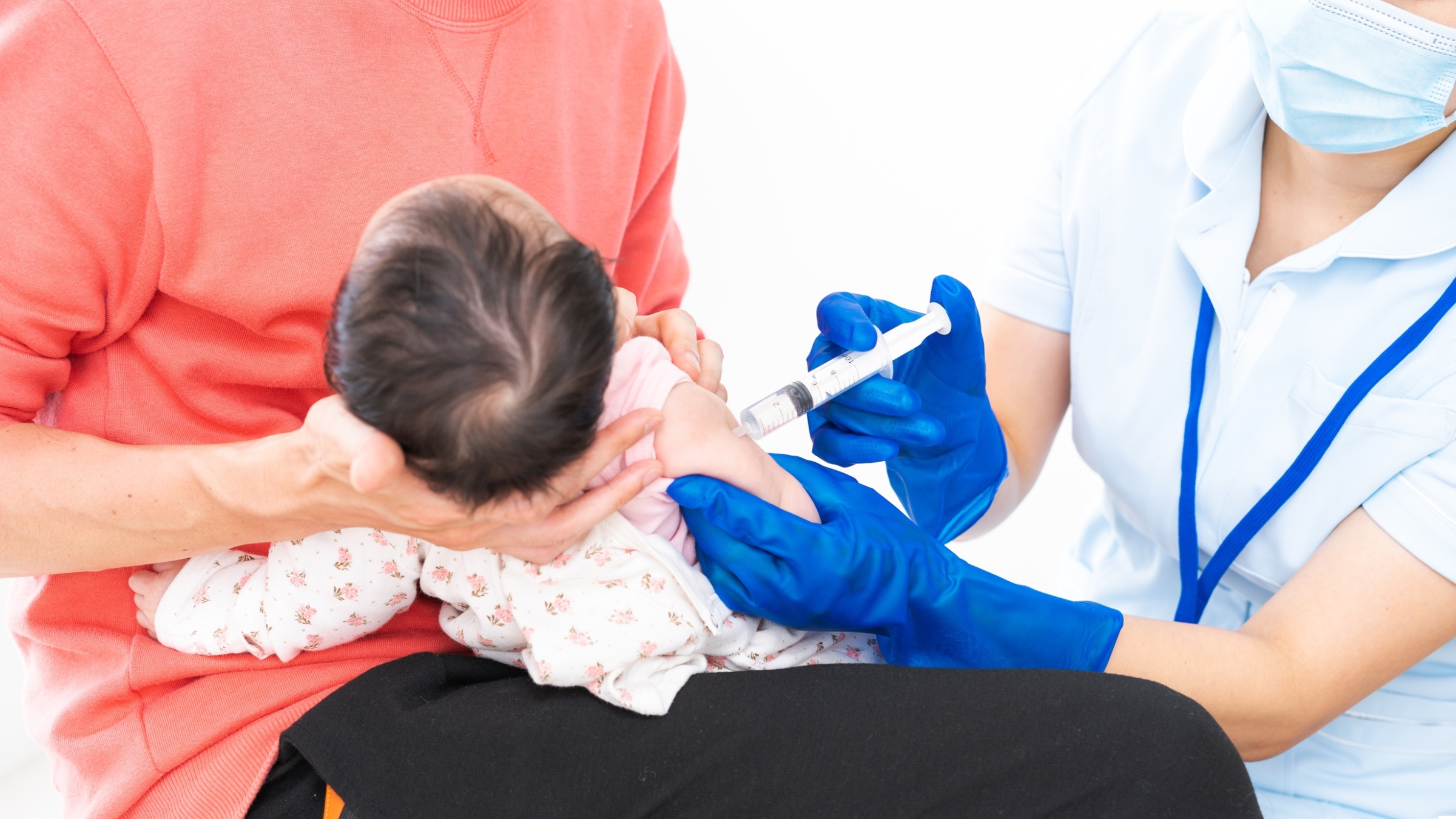 Vắc xin 6 trong 1 là loại vắc xin phối hợp hiện đại, giúp trẻ phòng ngừa cùng lúc nhiều bệnh truyền nhiễm nguy hiểm