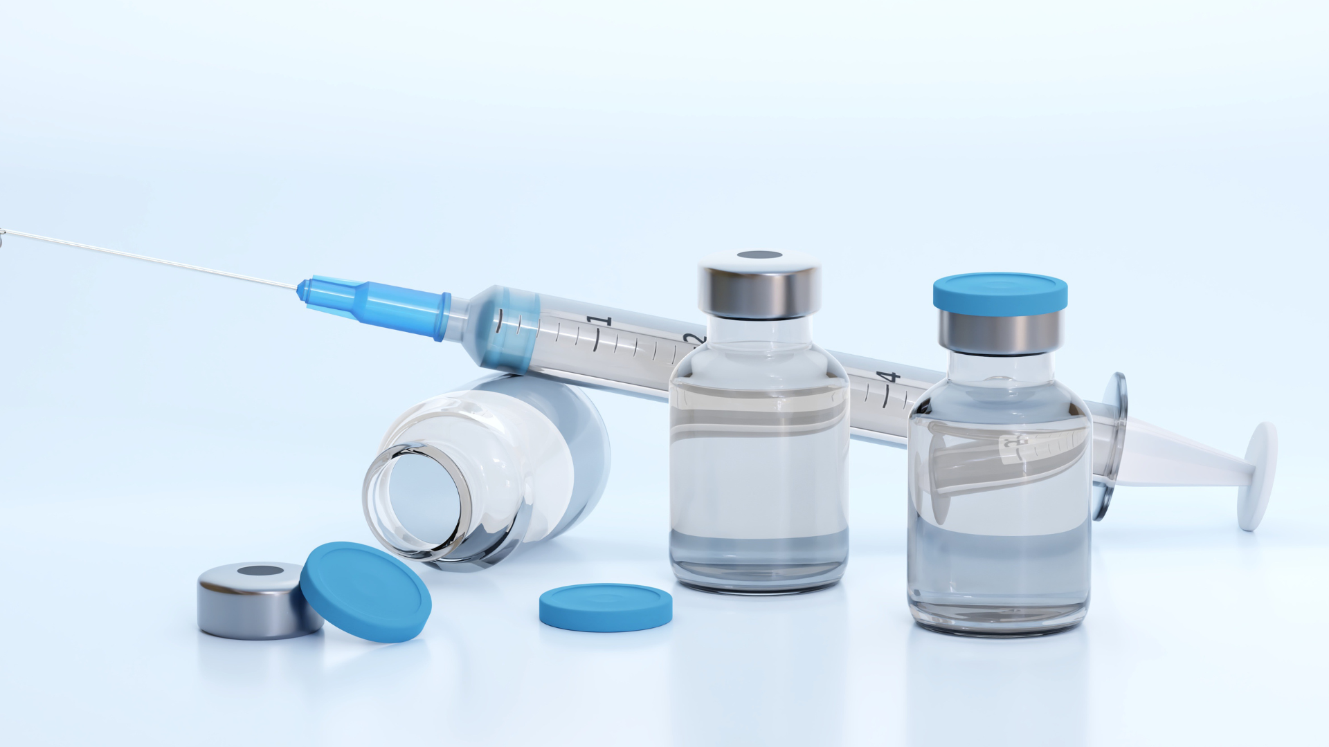 tre-dang-uong-khang-sinh-co-tiem-phong-duoc-khong-1