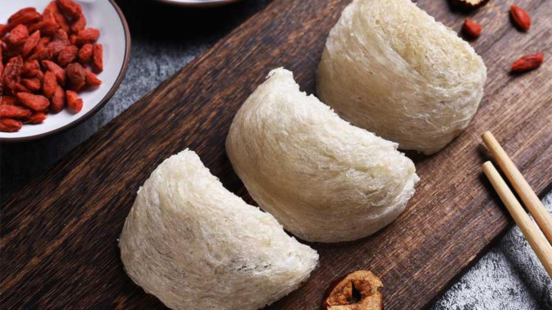 Khi được sử dụng đúng cách và phù hợp với thể trạng, yến sào có thể mang lại một số lợi ích hỗ trợ cho sức khỏe của trẻ