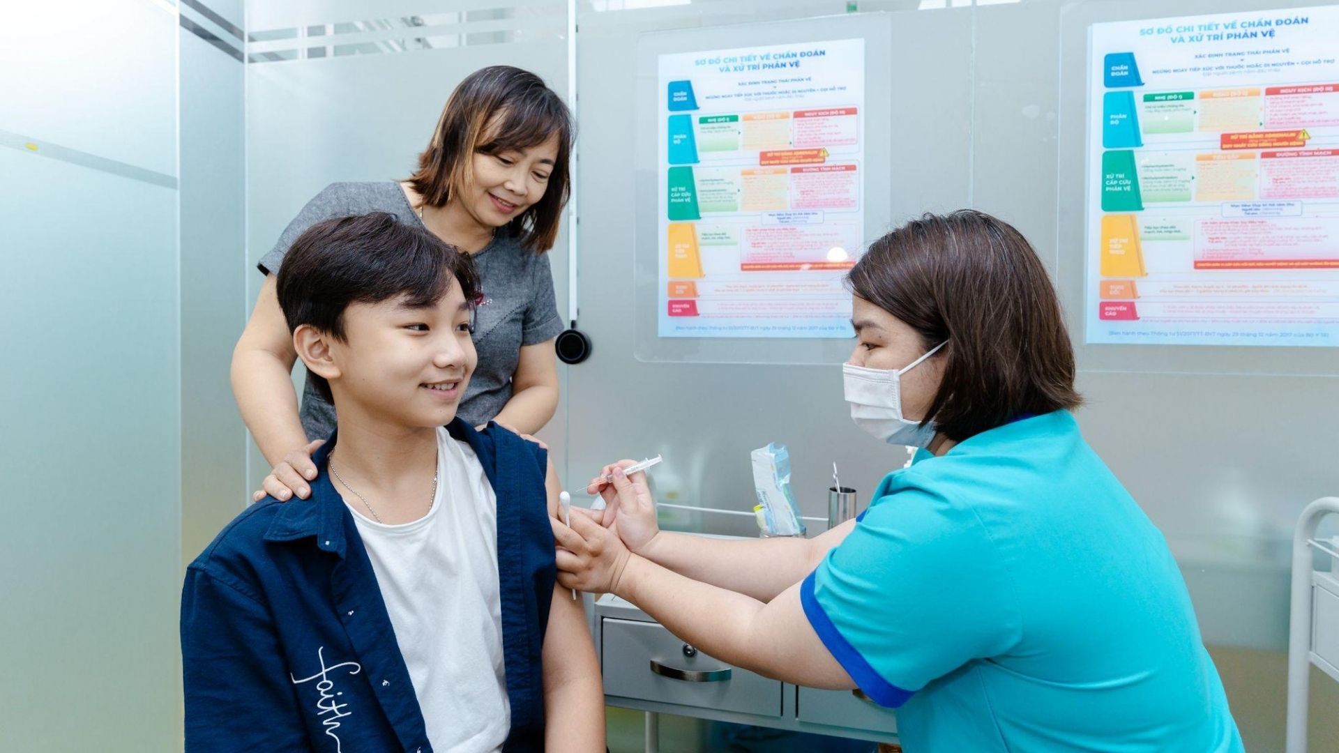 tre-em-bi-cho-can-phai-lam-sao-cach-xu-ly-va-tiem-phong-ngua-benh-dai 4.jpg