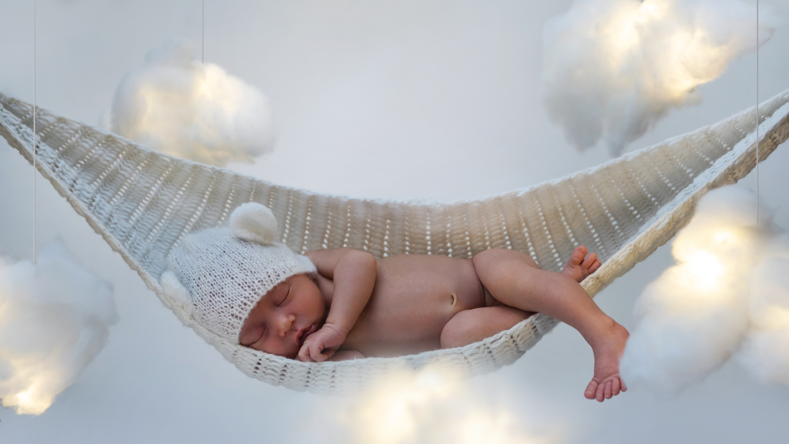 Trẻ mấy tháng được nằm võng? Cha mẹ cần lưu ý gì để an toàn cho bé 3
