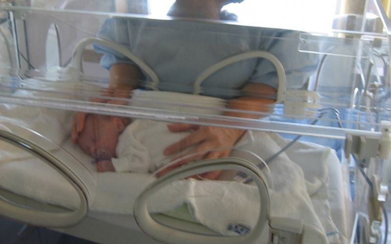 Trẻ sinh non có nhiều vấn đề sức khỏe hơn trẻ đủ tháng