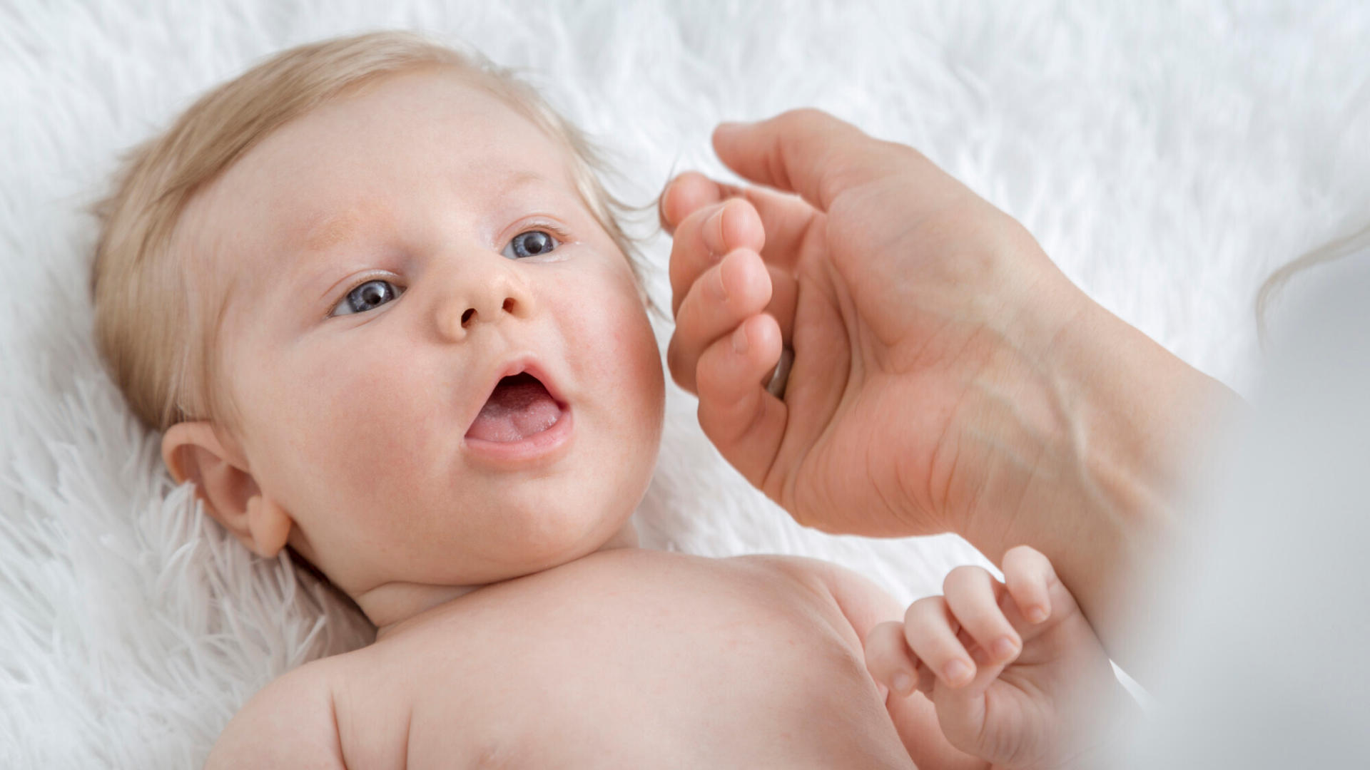 Cha mẹ cần lưu ý tuyệt đối không tự ý dùng thuốc hạ sốt, đặc biệt là trẻ dưới 3 tháng tuổi