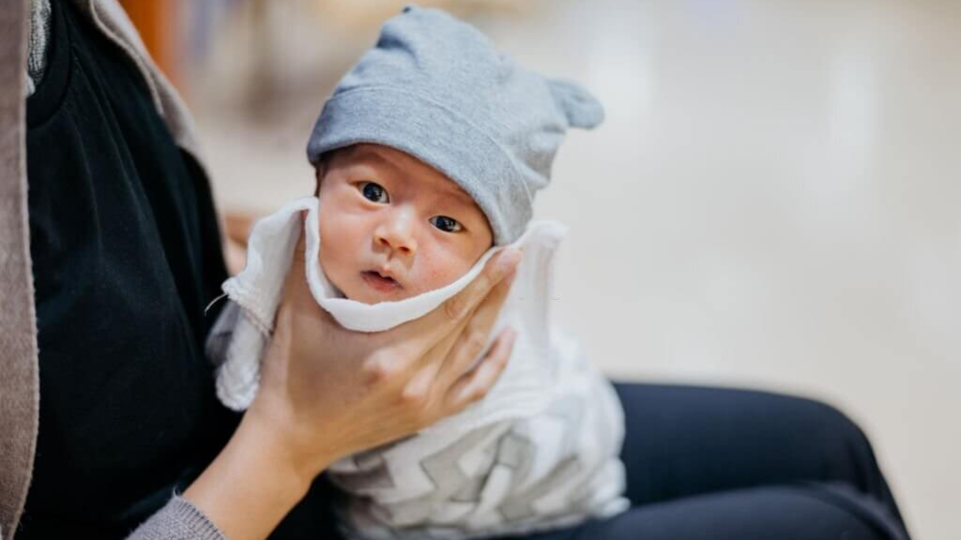 Trẻ sơ sinh bị ọc sữa và thở khò khè có đáng lo không 5