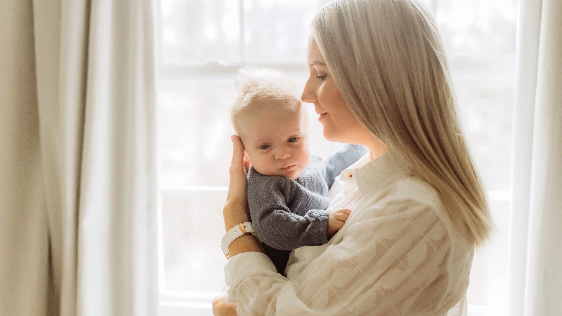 Cha mẹ có biết trẻ sơ sinh mấy tháng cứng cổ? Trẻ sơ sinh lâu cứng cổ phải làm sao? 4