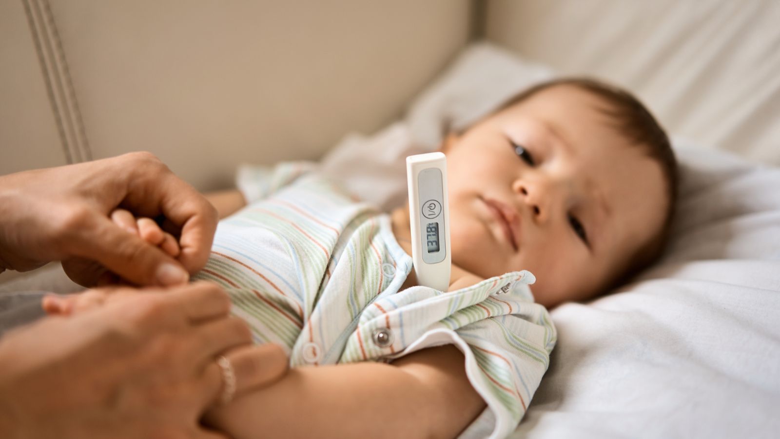 Trẻ sốt đầu nóng người mát: Nguyên nhân và cách xử lý hiệu quả 2