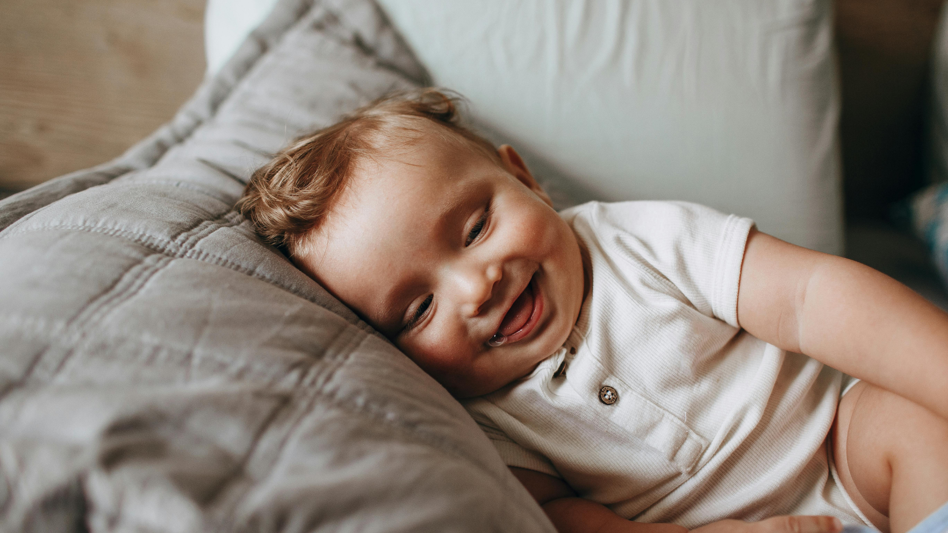 Trẻ trằn trọc, khó ngủ thiếu chất gì liên quan đến vi chất nào?