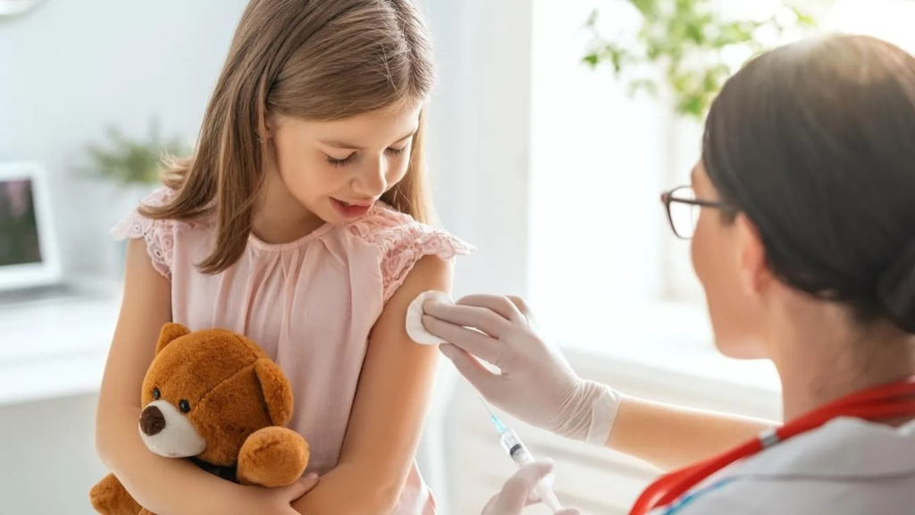 tre-uong-thuoc-tay-giun-co-tiem-phong-duoc-khong 4.png