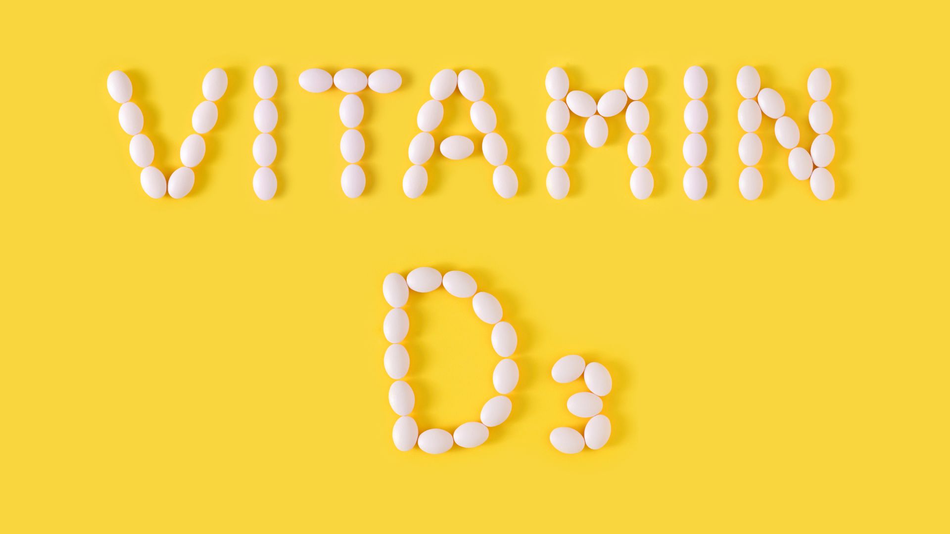Trẻ uống vitamin D3 có bị táo bón không? Táo bón thường liên quan đến liều dùng, cách bổ sung và chế độ ăn uống của trẻ