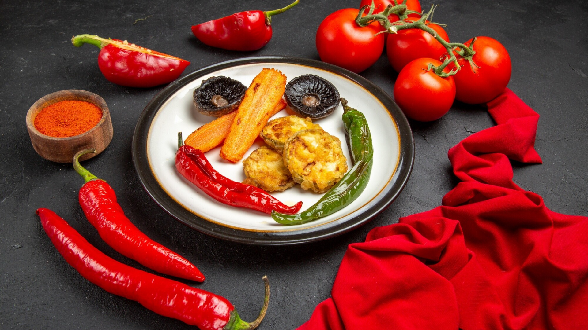 Người bị trĩ ngoại độ 1 nên hạn chế thực phẩm gây kích thích