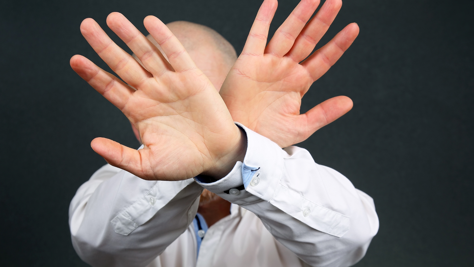 hi lo âu vượt quá khả năng kiểm soát, người bệnh thường chọn cách tránh tiếp xúc xã hội