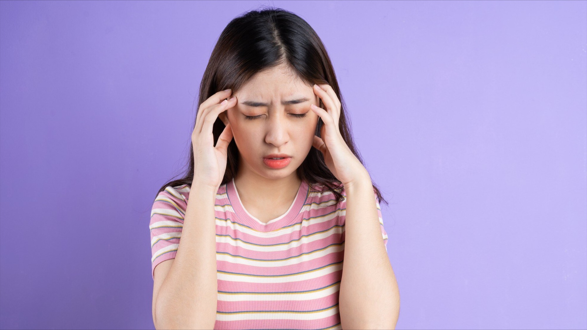 Chóng mặt, choáng váng là triệu chứng rối loạn tiền đình ở nữ giới khá phổ biến